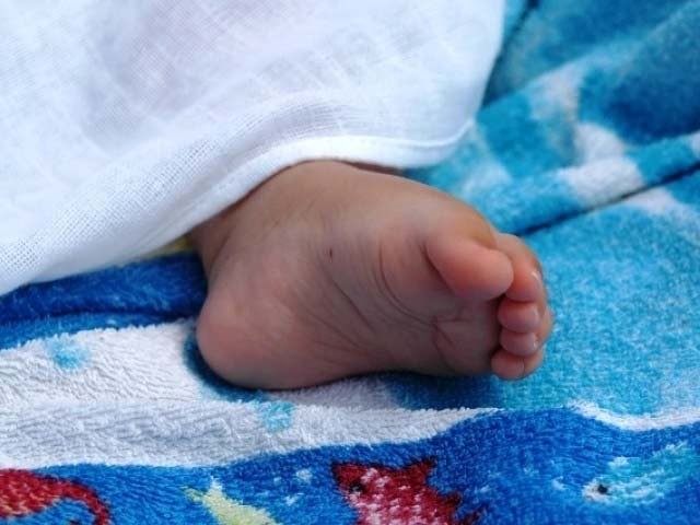 ڪراچي ۾ ننڍڙي ٻار کي ٻاهرئين ملڪ اسمگل ڪرڻ جو ڪيس سامهون اچي ويو