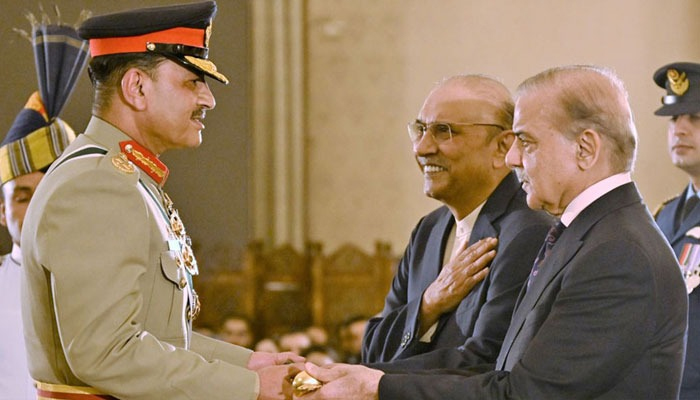 صدر جي منظوري کان پوءِ فیلڊ مارشل عاصم منير پاڪستان جا پھريان چیف آف ڊیفنس فورسز مقرر