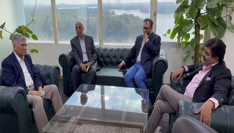 وزير تعليم سنڌ سيد سردار علي شاهه سان چيئرمين معاون فائونڊيشن ايڊمرل (ر) آصف سنديلا جي ملاقات